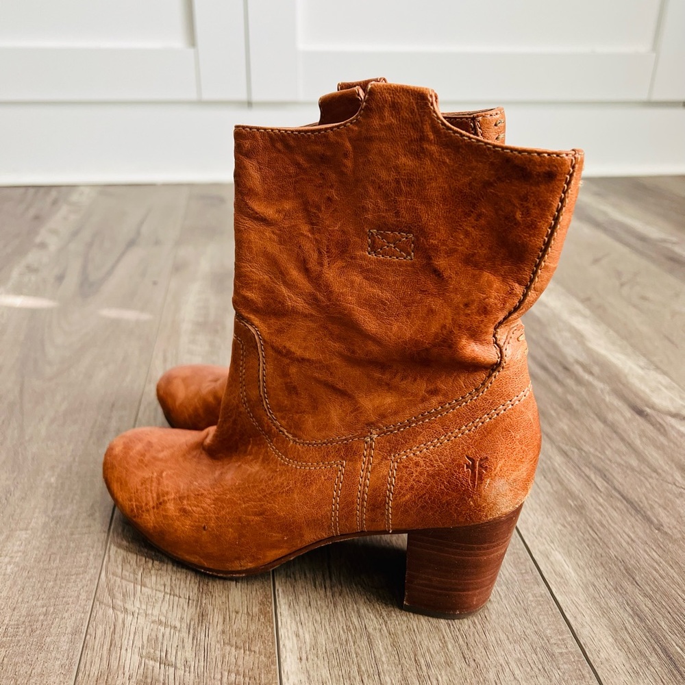 Frye Camel Leather Heeled Booties Size 8